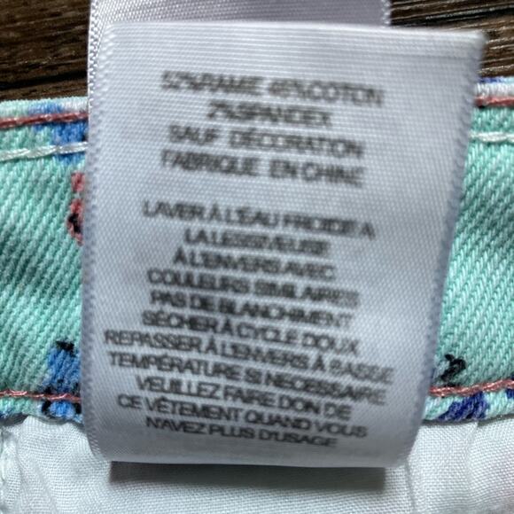 Levi's  Shorty Shorts Floral Multi Color Pockets size 11 - Picture 10 of 13